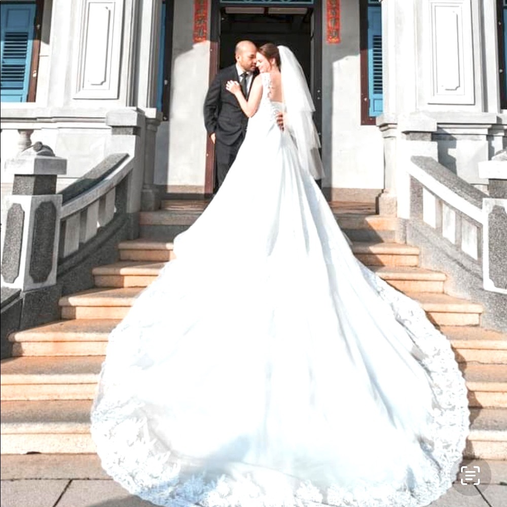 Wedding dress